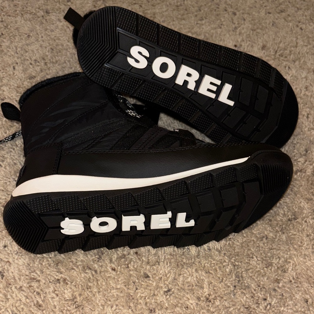 NEW Sorel Black Winter Boots with White Accents - Picture 3 of 4